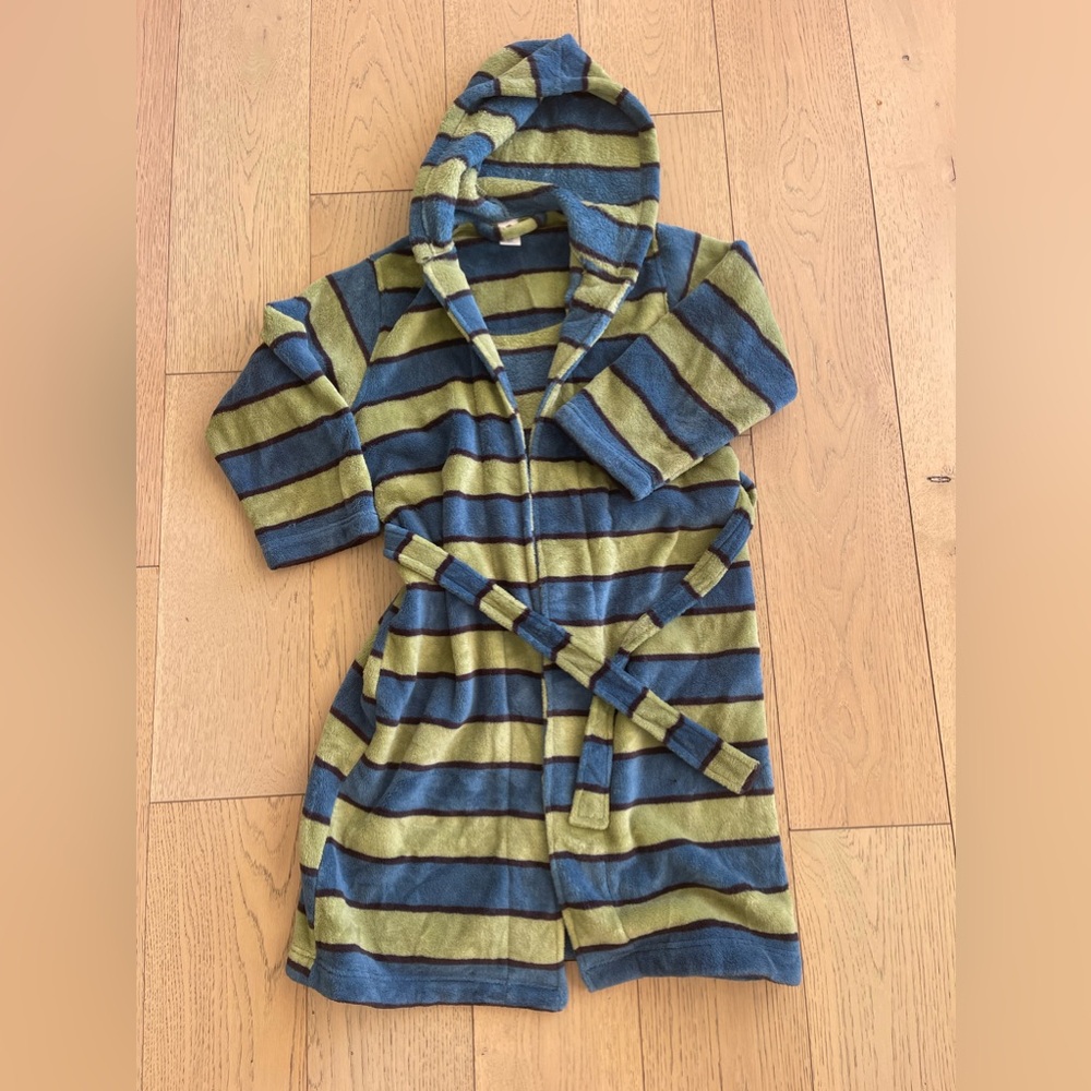 Tucker & Tate robe